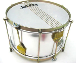 Two sets of 6 strings on this aluminum shell IVSOM caixa. Beautifully shiny Brazilian drum.